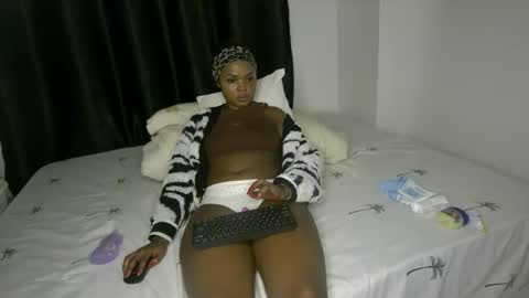 Snapshot of sweet_spoon chatting on 03/17/26, 05:16 Nina online show from 03/17/26, 05:16