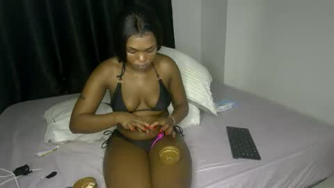 Snapshot of sweet_spoon chatting on 03/22/26, 08:23 Nina online show from 03/22/26, 08:23