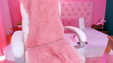 Snapshot of sweet_starxx chatting on 02/18/25, 04:05 Yeileen online show from 02/18/25, 04:05