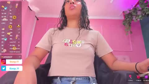 Snapshot of sweet_starxx chatting on 11/12/25, 05:24 Yeileen online show from 11/12/25, 05:24