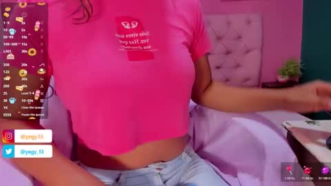 Snapshot of sweet_starxx chatting on 11/21/25, 05:44 Yeileen online show from 11/21/25, 05:44