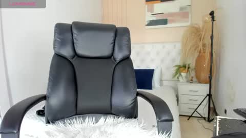Yeileen online show from 07/14/26, 07:08
