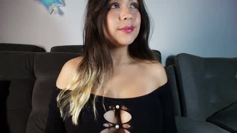 Snapshot of sweet_stephaniee chatting on 04/07/26, 06:47 online show from 04/07/26, 06:47