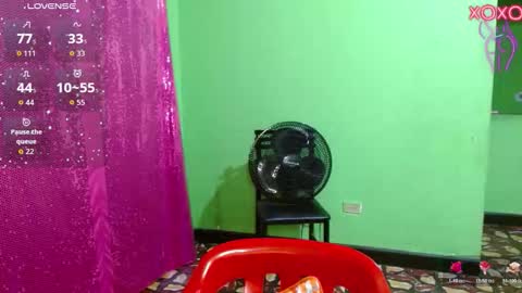 Snapshot of sweet_stormy_x chatting on 11/27/25, 04:47 kim online show from 11/27/25, 04:47