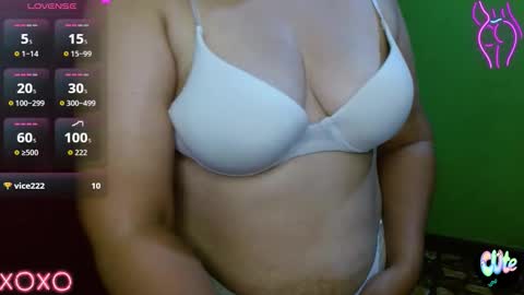 Snapshot of sweet_stormy_x chatting on 03/07/26, 03:47 kim online show from 03/07/26, 03:47