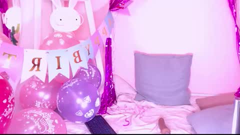 Snapshot of sweet_susie_ chatting on 11/18/25, 09:30 SUSIE online show from 11/18/25, 09:30