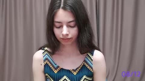 Snapshot of sweet_sweet_angel chatting on 12/08/24, 12:52 Angel online show from 12/08/24, 12:52