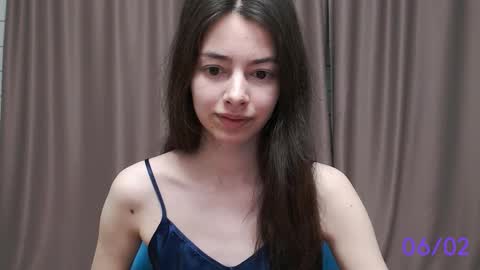 Snapshot of sweet_sweet_angel chatting on 02/06/25, 03:06 Angel online show from 02/06/25, 03:06