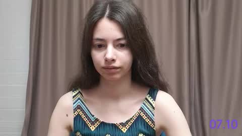 Snapshot of sweet_sweet_angel chatting on 10/07/25, 04:42 Angel online show from 10/07/25, 04:42