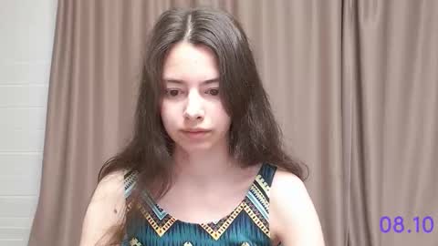 Snapshot of sweet_sweet_angel chatting on 10/08/25, 09:18 Angel online show from 10/08/25, 09:18