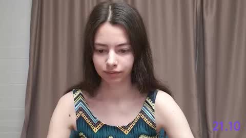 Snapshot of sweet_sweet_angel chatting on 10/21/25, 07:20 Angel online show from 10/21/25, 07:20