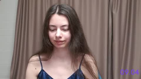 Snapshot of sweet_sweet_angel chatting on 04/09/26, 03:17 Angel online show from 04/09/26, 03:17