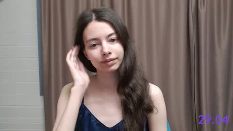 Snapshot of sweet_sweet_angel chatting on 04/29/26, 05:55 Angel online show from 04/29/26, 05:55