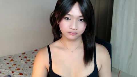Snapshot of sweet_tenshi chatting on 05/23/26, 12:49 tenshi online show from 05/23/26, 12:49
