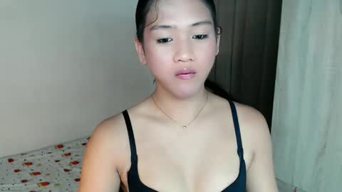 Snapshot of sweet_tenshi chatting on 05/27/26, 12:07 tenshi online show from 05/27/26, 12:07