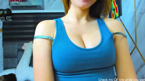 Snapshot of sweet_tits2 chatting on 04/24/26, 10:01 Isabella online show from 04/24/26, 10:01