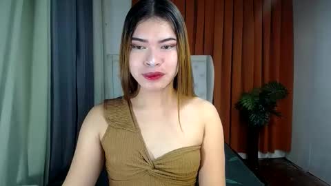 Snapshot of sweet_trexie chatting on 05/10/26, 10:48 sweet_trexie online show from 05/10/26, 10:48