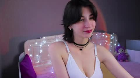 Snapshot of sweet_vanillopa chatting on 07/18/26, 01:10 Carolina Lu online show from 07/18/26, 01:10