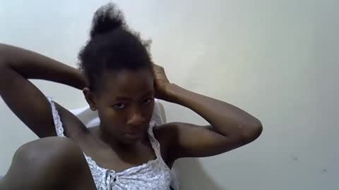 Snapshot of sweet_vee1 chatting on 03/24/26, 07:57 Princess vee online show from 03/24/26, 07:57