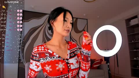 Snapshot of sweet_yasu chatting on 12/25/24, 08:40 Yasu online show from 12/25/24, 08:40