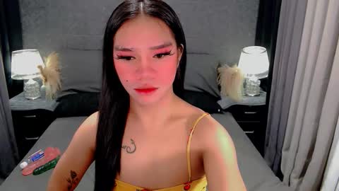 Snapshot of sweet_zoey12 chatting on 03/03/26, 09:04 bea takashi online show from 03/03/26, 09:04