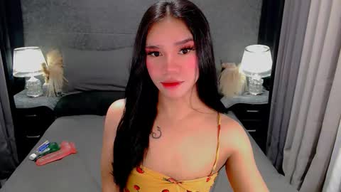 Snapshot of sweet_zoey12 chatting on 03/13/26, 08:32 bea takashi online show from 03/13/26, 08:32