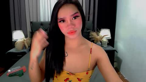 Snapshot of sweet_zoey12 chatting on 03/24/26, 07:57 bea takashi online show from 03/24/26, 07:57