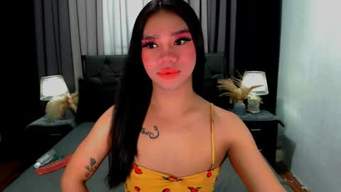 Snapshot of sweet_zoey12 chatting on 03/25/26, 08:53 bea takashi online show from 03/25/26, 08:53