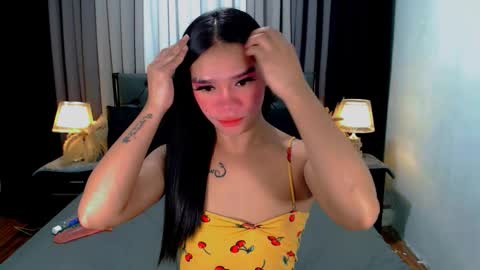 Snapshot of sweet_zoey12 chatting on 03/27/26, 09:10 bea takashi online show from 03/27/26, 09:10