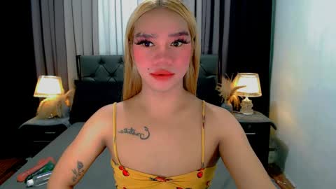 Snapshot of sweet_zoey12 chatting on 04/11/26, 09:35 bea takashi online show from 04/11/26, 09:35