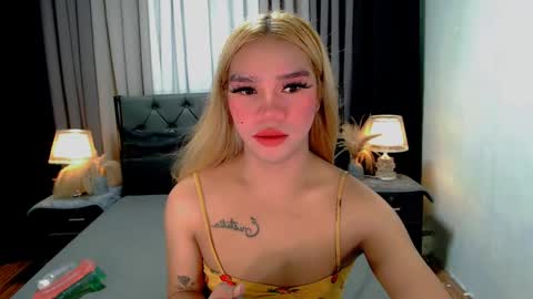 Snapshot of sweet_zoey12 chatting on 04/14/26, 09:37 bea takashi online show from 04/14/26, 09:37