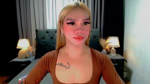 Snapshot of sweet_zoey12 chatting on 04/20/26, 08:28 bea takashi online show from 04/20/26, 08:28