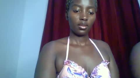 Snapshot of sweet_zuri3 chatting on 03/08/25, 12:44 zuri online show from 03/08/25, 12:44