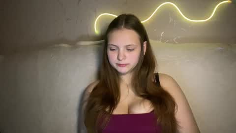 Snapshot of sweetangel126 chatting on 02/01/26, 09:02 ELYA online show from 02/01/26, 09:02