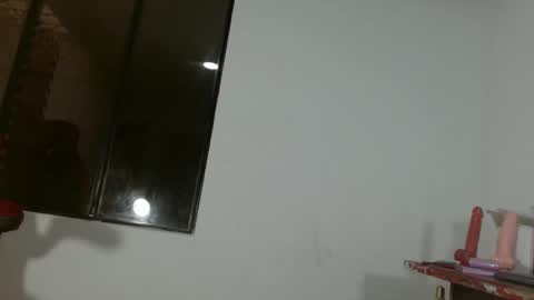 Snapshot of sweetangel2582 chatting on 02/06/25, 01:43 valentina online show from 02/06/25, 01:43