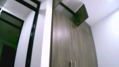 Snapshot of sweetapril_1991 chatting on 10/24/25, 11:01 sweetapril_1991 online show from 10/24/25, 11:01