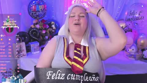 Snapshot of sweetbambi19 chatting on 12/21/24, 04:19 Andrea  online show from 12/21/24, 04:19