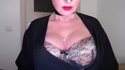 Diana online show from 10/19/25, 12:11