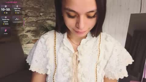 Snapshot of sweetblushie chatting on 02/04/26, 01:11 Kim online show from 02/04/26, 01:11