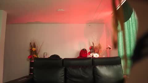 Salom independent model online show from 12/03/25, 06:50