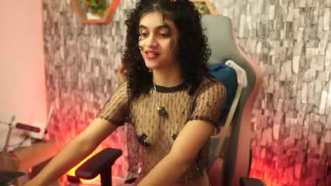Snapshot of sweetbonii chatting on 04/17/26, 07:50 Salom independent model online show from 04/17/26, 07:50