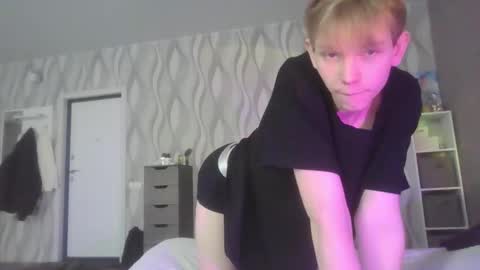 Snapshot of sweetboy7072007 chatting on 11/30/25, 03:32 SweetyBoy online show from 11/30/25, 03:32