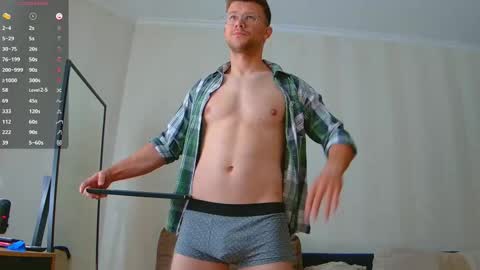 Snapshot of sweetbubble1 chatting on 09/15/25, 10:04 Alex online show from 09/15/25, 10:04