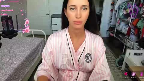 Snapshot of sweetbuttocks chatting on 09/11/25, 05:13 Anna online show from 09/11/25, 05:13