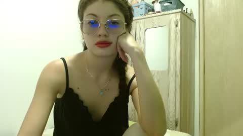 Snapshot of sweetcalm_ chatting on 07/19/26, 04:05 sweetcalm_ online show from 07/19/26, 04:05