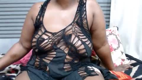 Snapshot of sweetcandypussy25 chatting on 02/04/26, 11:20 queen online show from 02/04/26, 11:20