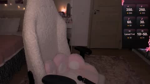 Lisa online show from 02/10/26, 08:13