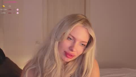 Snapshot of sweetcherryblonde chatting on 10/22/25, 08:36 Barbie online show from 10/22/25, 08:36