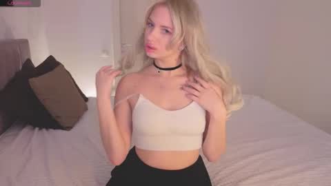 Snapshot of sweetcherryblonde chatting on 11/10/25, 08:57 Barbie online show from 11/10/25, 08:57