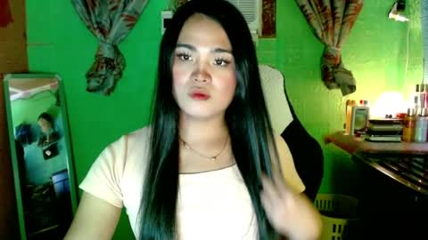 Snapshot of sweetchristinespecialxxx chatting on 04/20/26, 01:14 Christine online show from 04/20/26, 01:14
